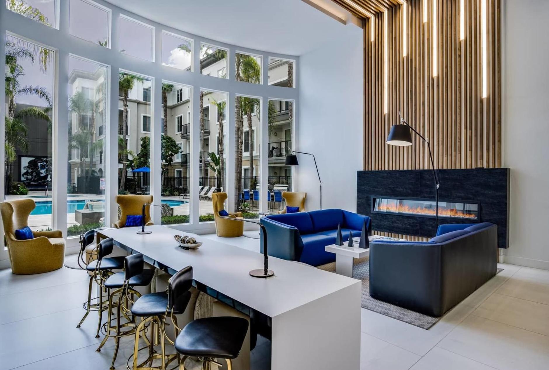 Top Floor Executive In Marina - Los Angeles — Photos 1
